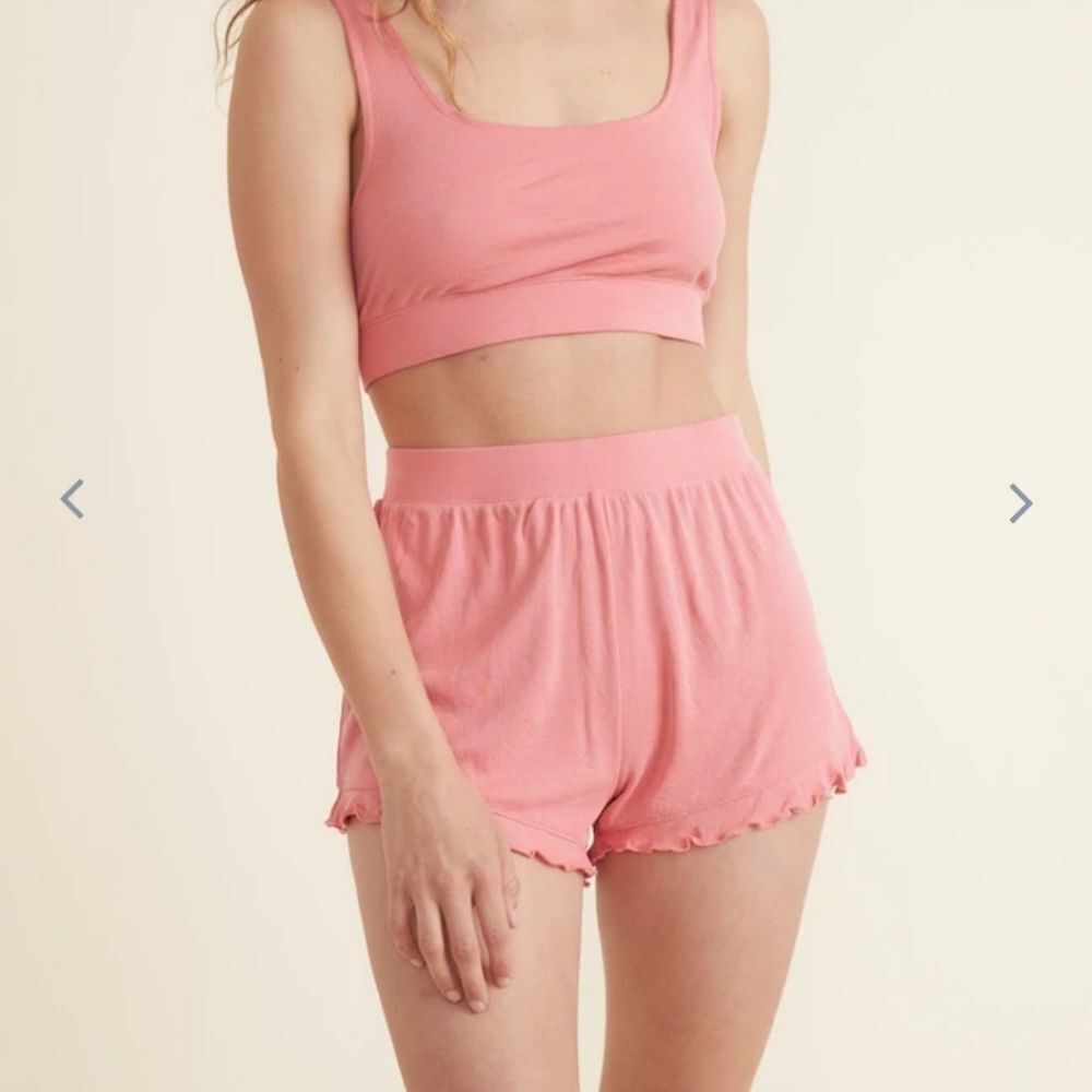 MARINE layer Luxe Rib Ruffle Short - Picture 2 of 4